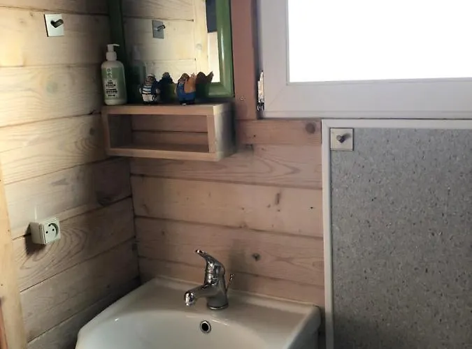 & Camping *
